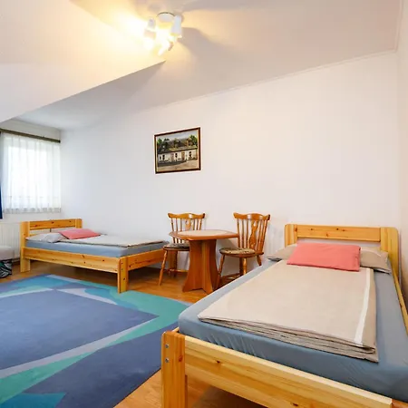 In - Balaton 18746 Apartman