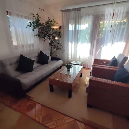 In - Balaton 18746 Apartman *