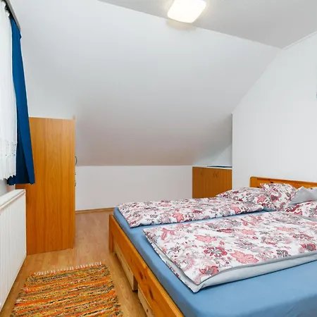 In - Balaton 18746 Apartman