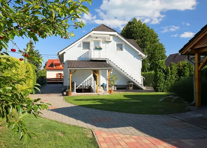 In - Balaton 18746 Apartman