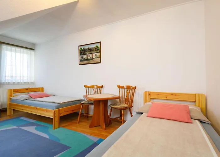 In - Balaton 18746 Apartman *