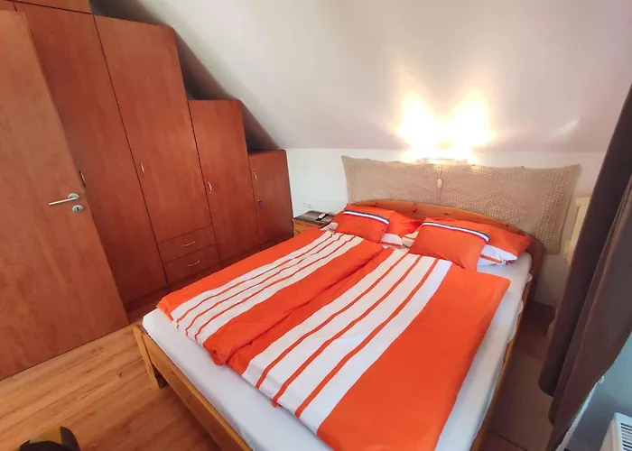 In - Balaton 18746 *