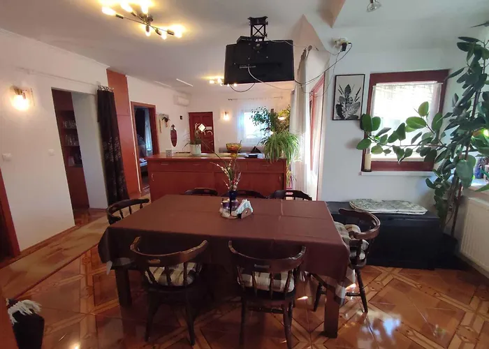 In - Balaton 18746 Apartman