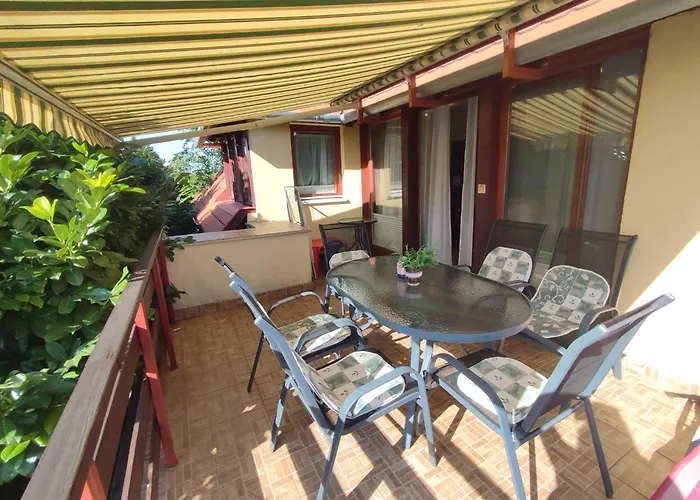 In - Balaton 18746 Apartman *